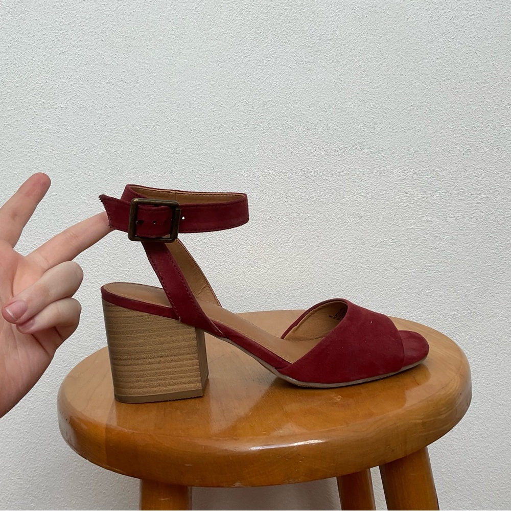Universal Thread Red Suede Open Toe Block Heel Ankle Strap Size 8
